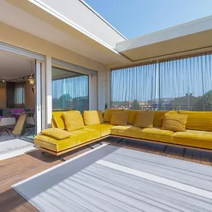 Venice New Luxury Penthouse - Free Parking And Roof Terrace , Mestre Italy